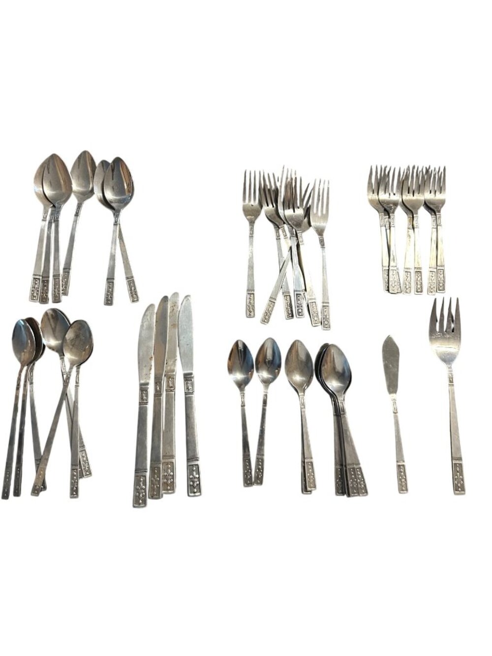 Vintage Oxford Hall OXH69 Stainless Flatware Set 46-Piece fleur de LIS pattern